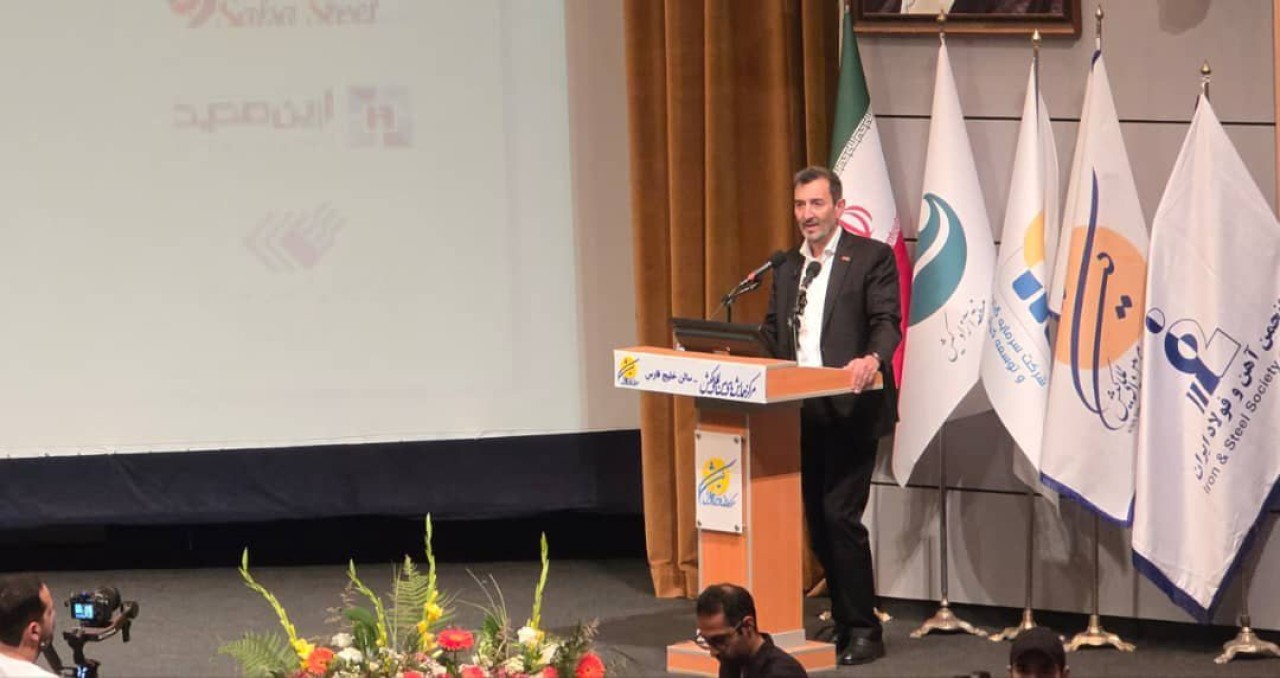 عرضه ارز حاصل از صادرات زنجیره فولاد در تالار دوم کلید خورد عرضه ارز حاصل از صادرات زنجیره فولاد در تالار دوم کلید خورد