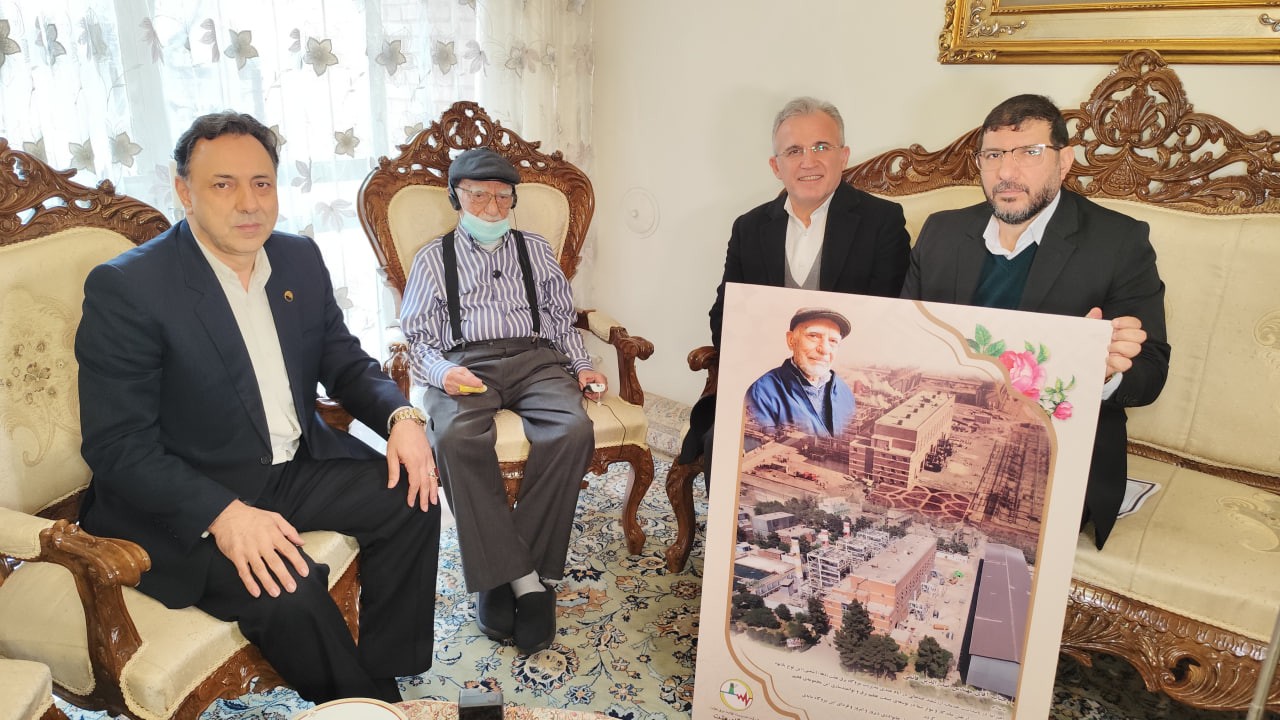 دیدار مدیرعامل نیروگاه بعثت با سومین مدیر این نیروگاه و آیین تکریم پیشکسوت۱۰۲ ساله صنعت برق با مستند سازی رسانه ملی
