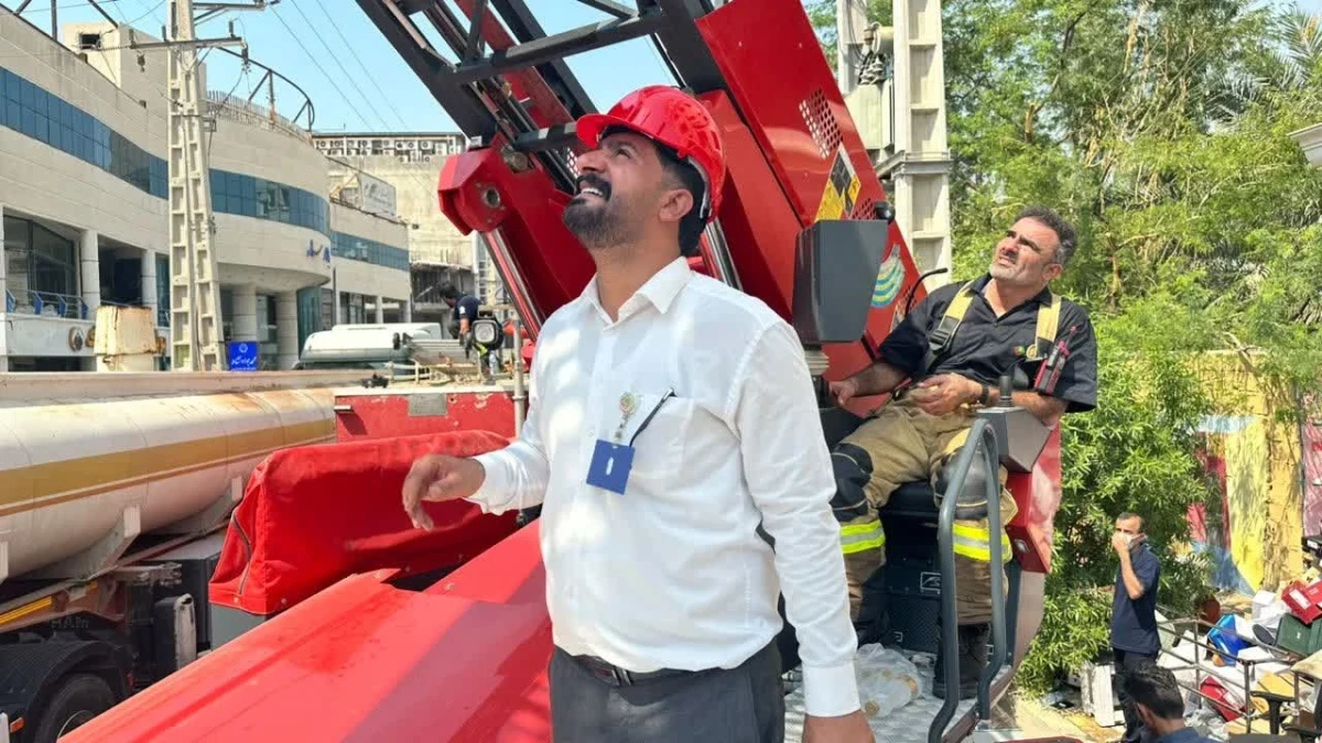 مهار آتش‌سوزی گسترده در بازار عسلویه توسط تیم آتش‌نشانی شرکت مخازن سبز پتروشیمی عسلویه