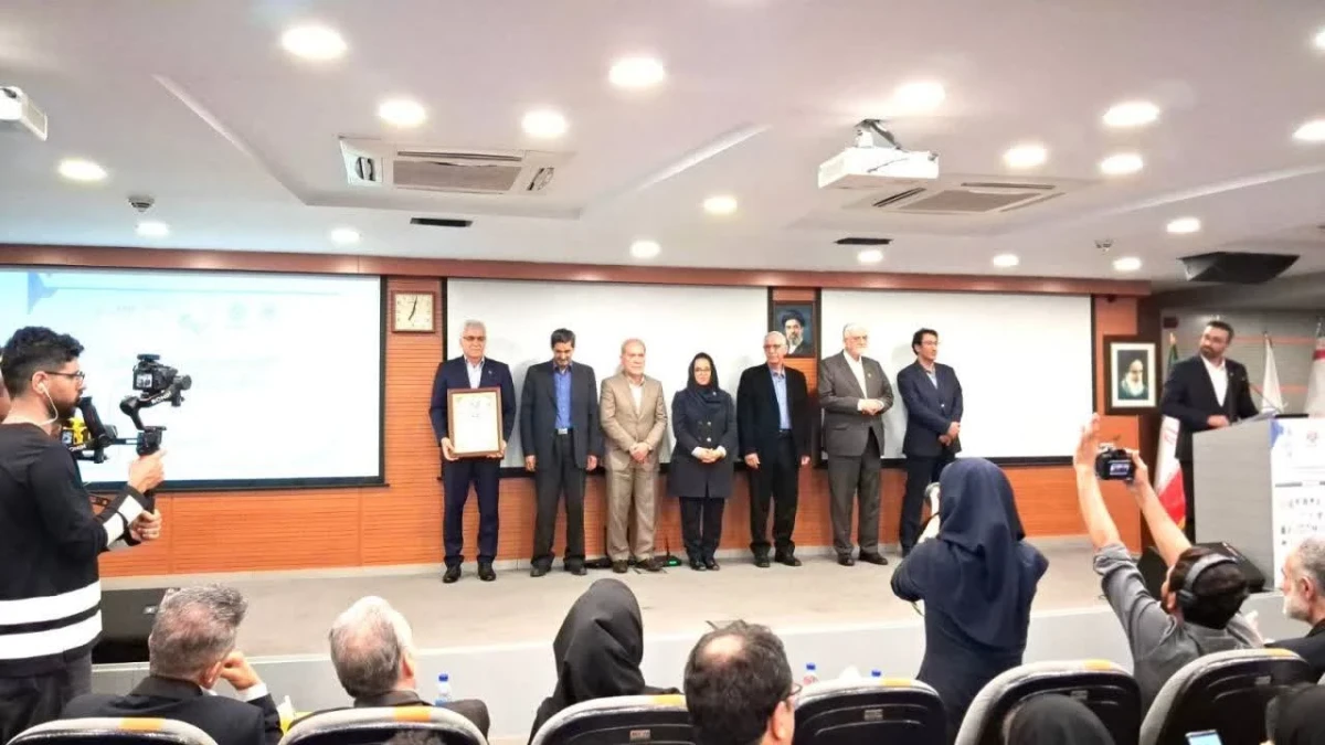 بیمه اتکایی ایرانیان موفق به دریافت گواهینامه دوستاره مدیریت دانشی شد