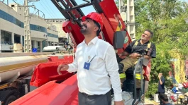مهار آتش‌سوزی گسترده در بازار عسلویه توسط تیم آتش‌نشانی شرکت مخازن سبز پتروشیمی عسلویه
